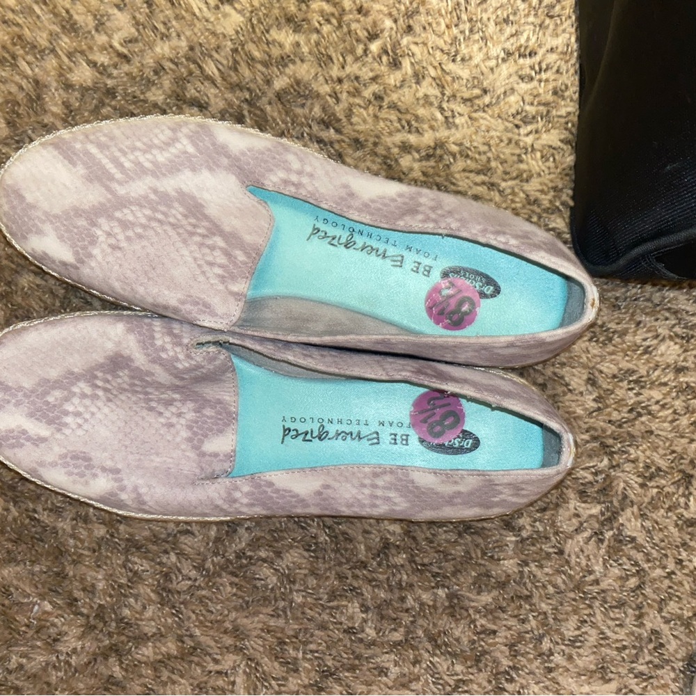 Women's Slip-On Shoes
